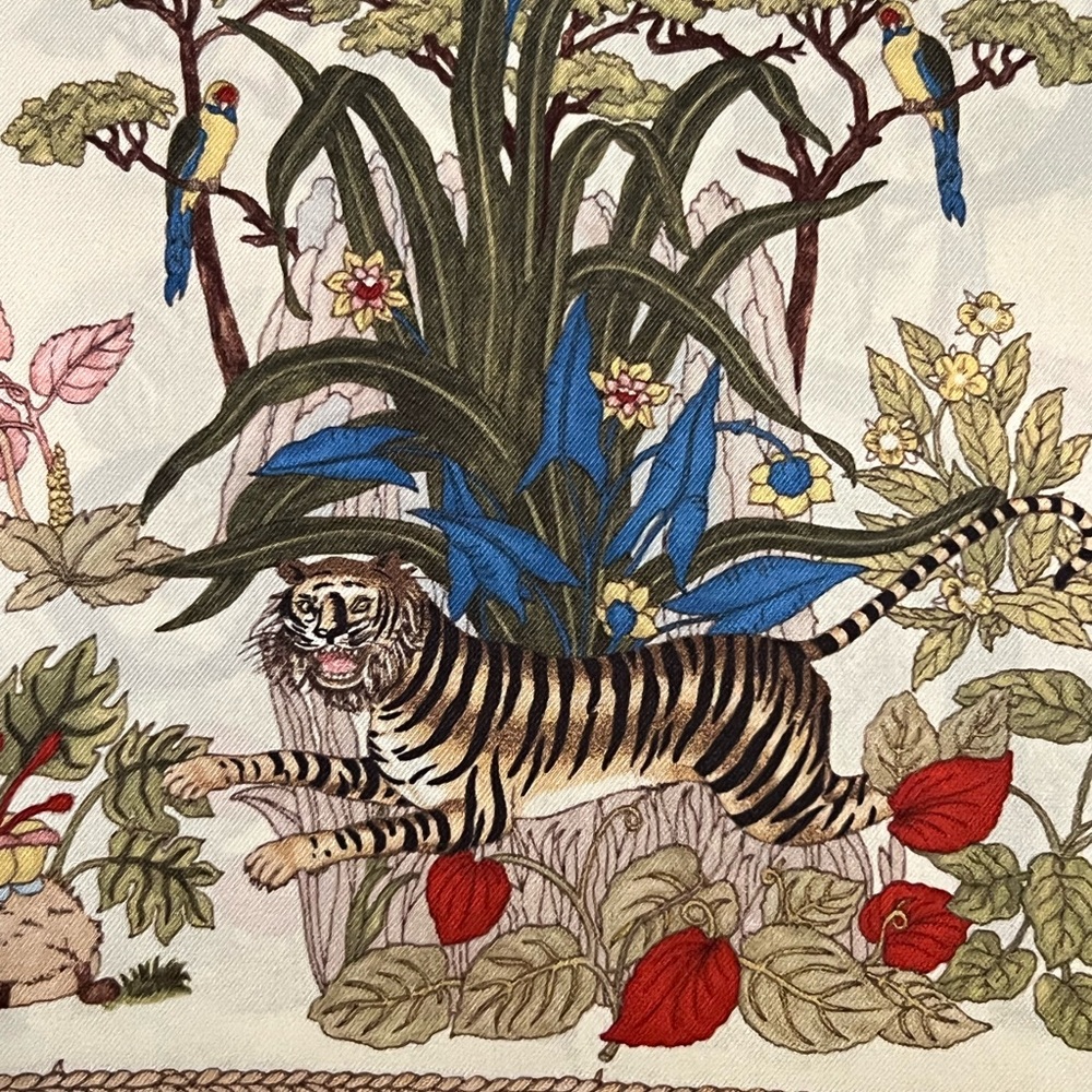 Authentic Rare Gucci 100th Anniversary Silk Scarf - Picture 4 of 7